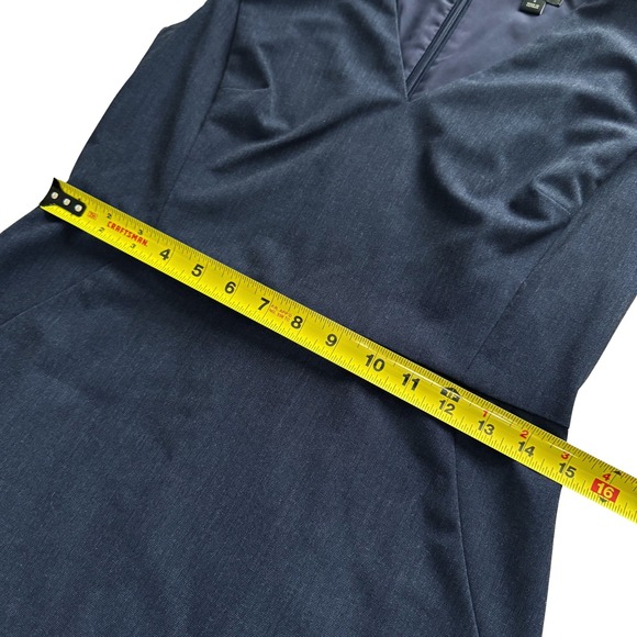 Ann Taylor Factory Navy Blue Cap Sleeve V Neck Sheath Dress Size 4 Office Career - Picture 9 of 12